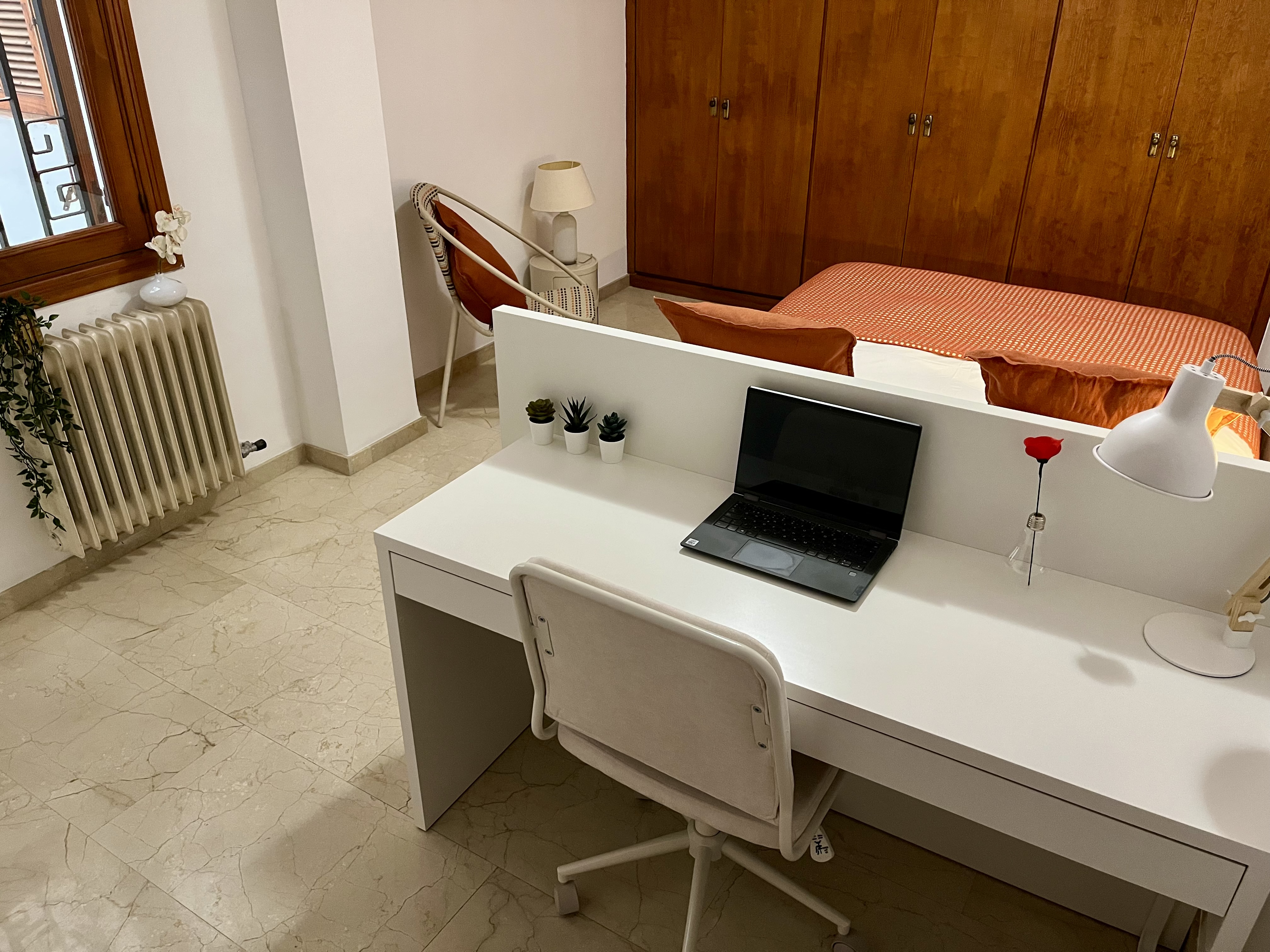 Silenci — Quiet and peaceful interior double room at Laberint Coliving Palma